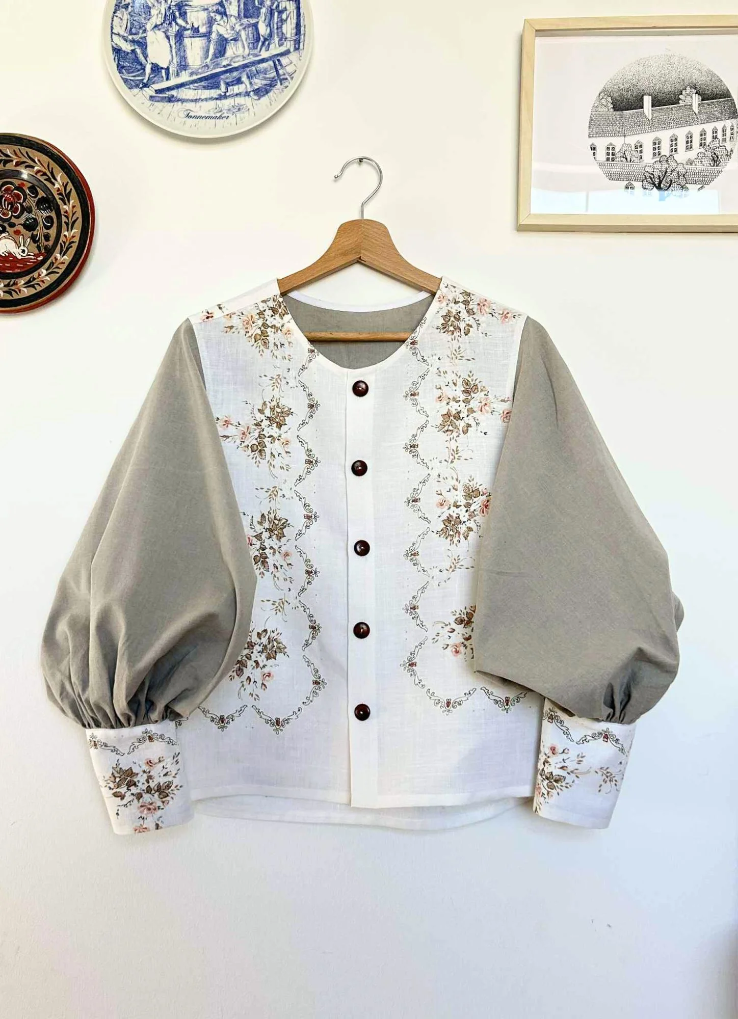 Romantyczna z szarym rękawem