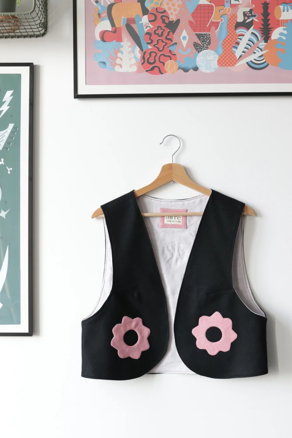 Minimalistyczna czarna