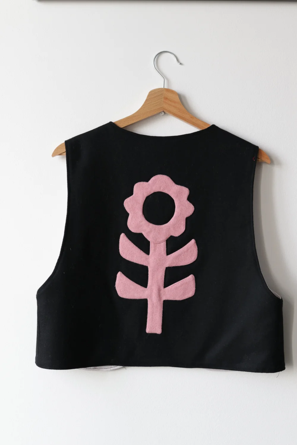 Minimalistyczna czarna